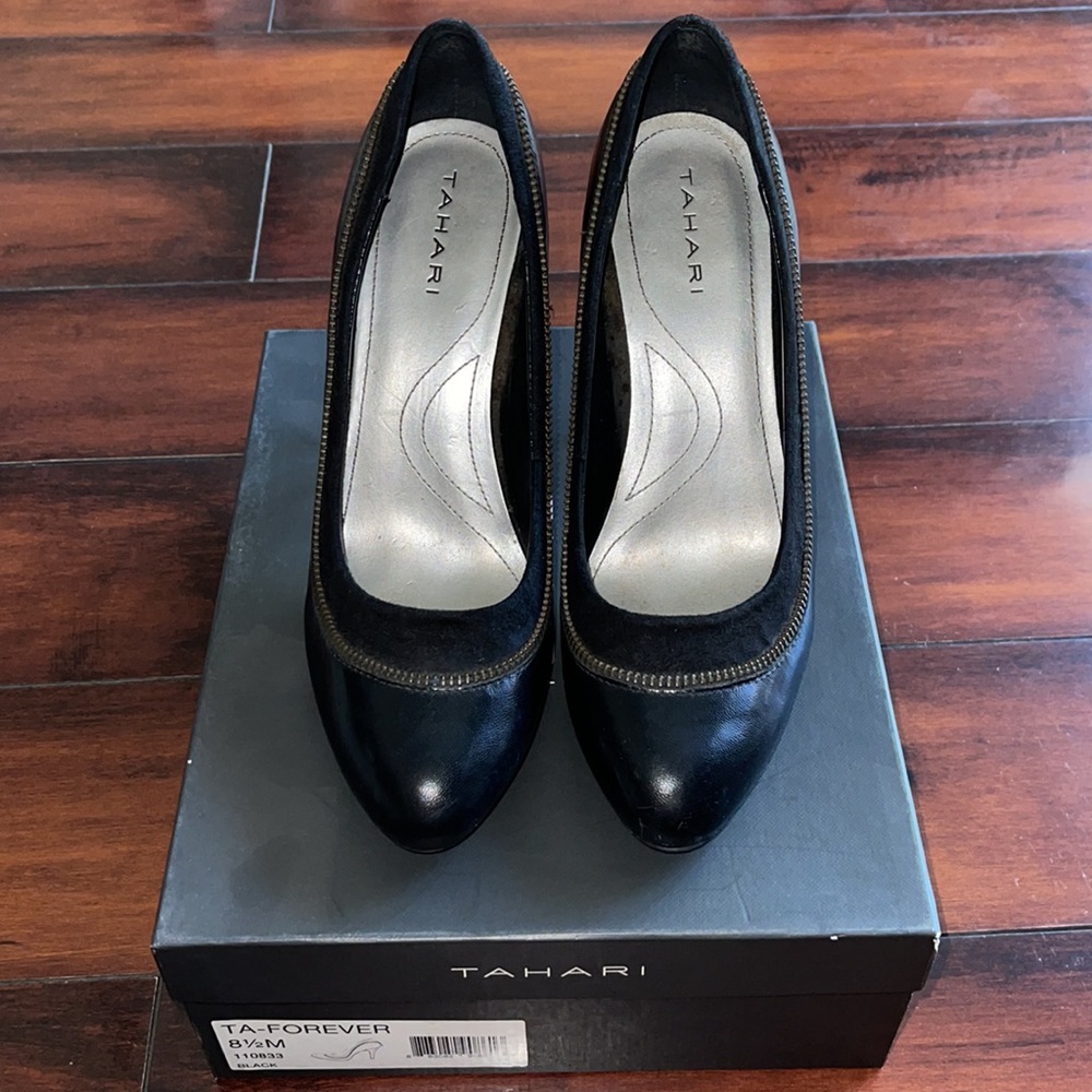 SALE!Tahari Forever pumps
